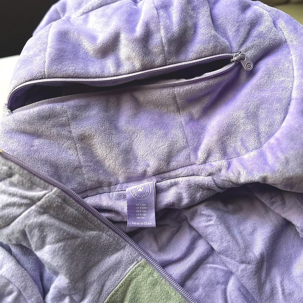 Good condition Lavender and gray packable jacket /Plush Seal kid size 8